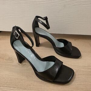 Gianni Bini Black Leather Feminine Block Heel Going Out Classy Y2K Heels Sz 6.5M